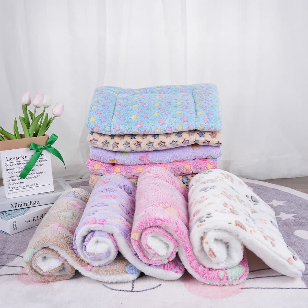 Letto per cani Coperta ispessita in flanella Cuscino Lavabile Accessori per letto per cuccioli di cane Cestino grande per animali domestici medio Tappetino piccolo Cuccia per divano calda