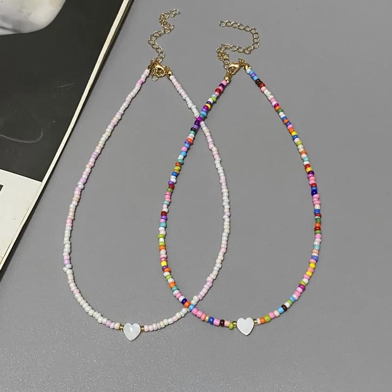 Nuova collana girocollo con cuore d'amore con conchiglia naturale per ragazza, moda primavera estate, piccole perle di vetro colorate, regalo per un amico