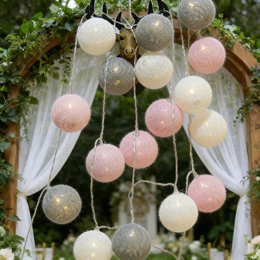 Luci a stringa con palline di cotone 10/20 LED, alimentate a batteria, ghirlande luminose fatate, decorazioni per feste di compleanno, matrimoni e altre occasioni.