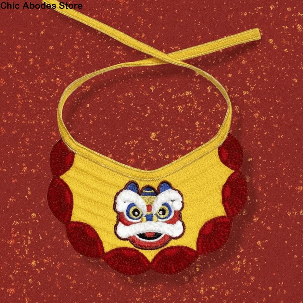 Cartoon Pet Leone Danza Sciarpa Ricamo Bavaglino regolabile per bava di cane Benedizione fortunata Comodo gatto lavorato a maglia Bava Asciugamano Capodanno