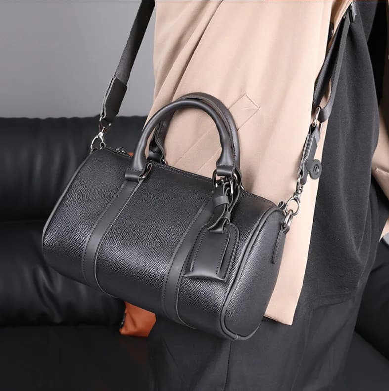 Luxury Men's Crossbody Bag New Fashion Design messenger's bag Men Soft PU Leather Male Shoulder Bags Barrel Shaped Handbag Bolsa