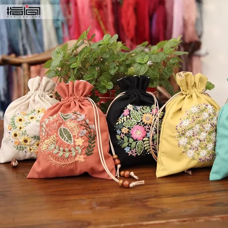 Embroidery Kit with Storage Bag, DIY Cross Stitch Complete Set for Beginners, All-in-One Portable Craft Organizer Gift for Adult