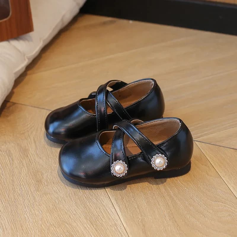 Autunno Ragazze Moda Versatile Scarpe in pelle di perle Ragazze Scarpe singole laccate Scarpe da principessa con cinturino incrociato in velcro con suola morbida