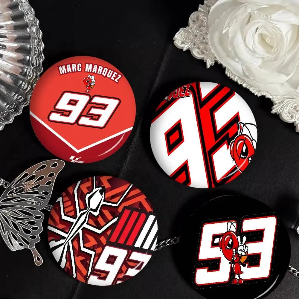 Spille Rotonde con Logo M-Marquezs-s 93, Spille Creative con Slogan, Decorazioni per Zaini e Vestiti, Gioielli di Moda a Cartone Animato, Regali