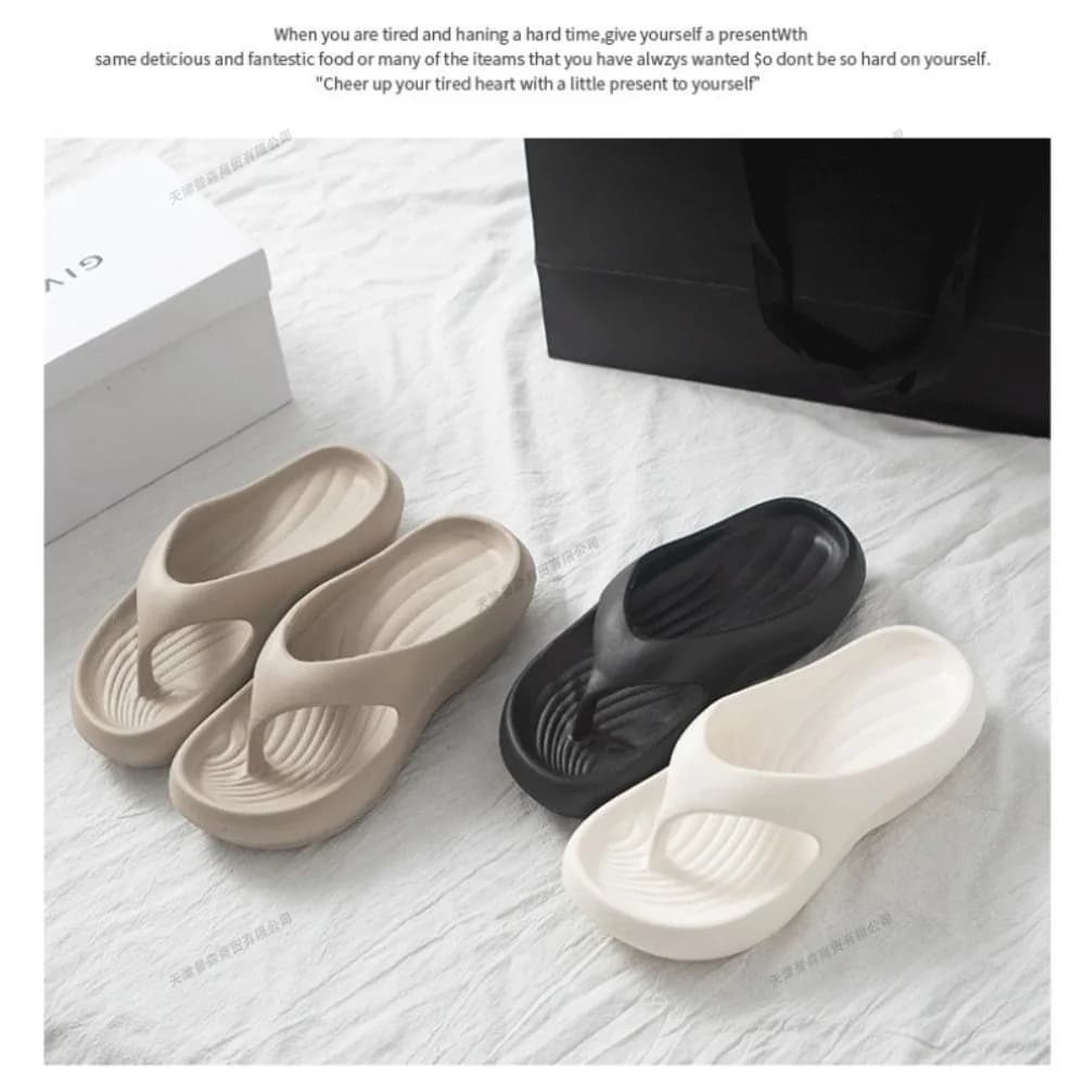 Women Stylish Flip-Flops Comfortable Soft Anti-Slip Anti-Odor Fashionable Versatile for Beach Summer Casual Wear Beach Shoes