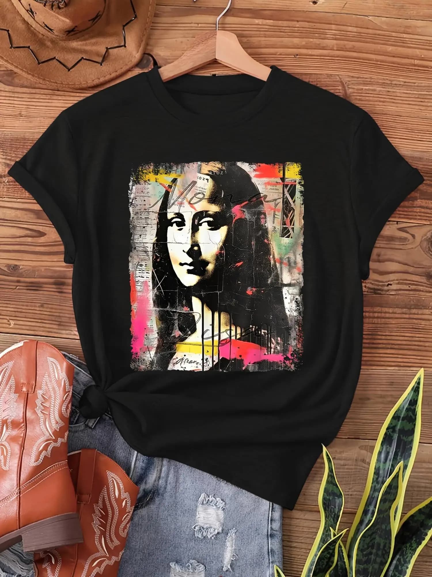 T-shirt da donna Mona Lisa Graffiti Art - Top casual girocollo a maniche corte con stampa astratta vibrante, sfondo nero