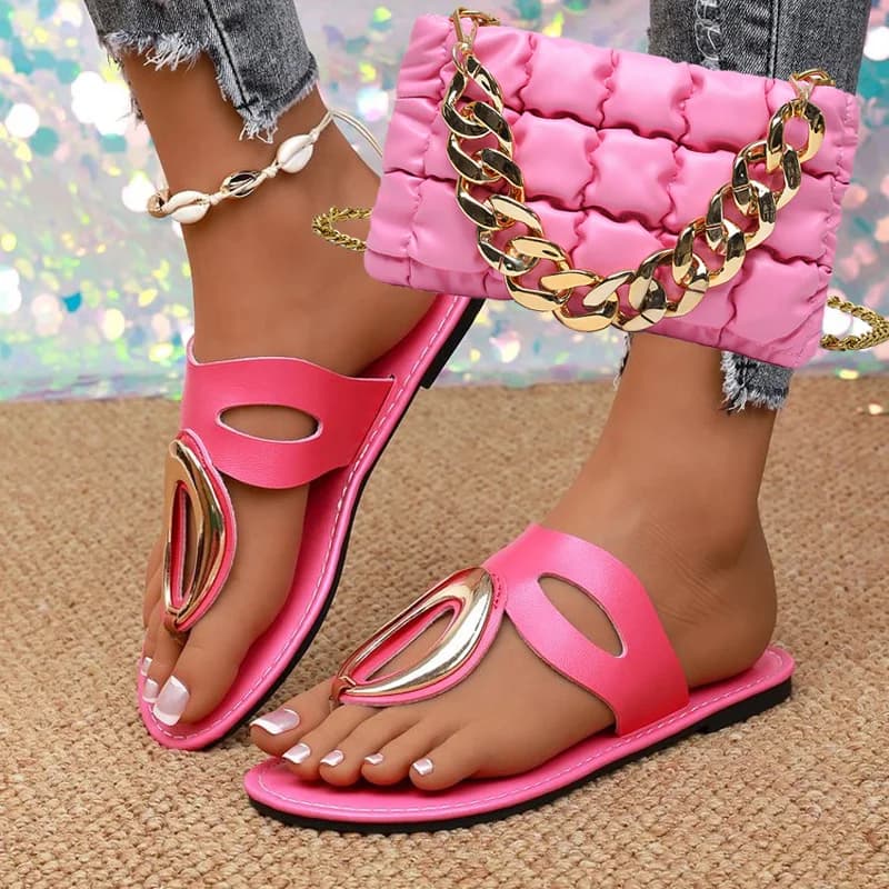 2025 Estate delle Donne Nuove Grandi Infradito Fibbia In Metallo Moda Romana Pantofole Fresche Scarpe Da Spiaggia Alla Moda Borsa A Tracolla A Catena Spessa Set