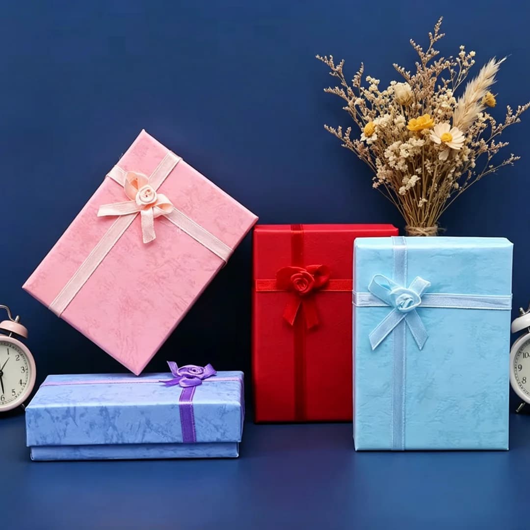12 scatole portaoggetti in cartone per gioielli, delicate custodie per confezioni regalo con spugna bianca per spille, anelli, orecchini, collane