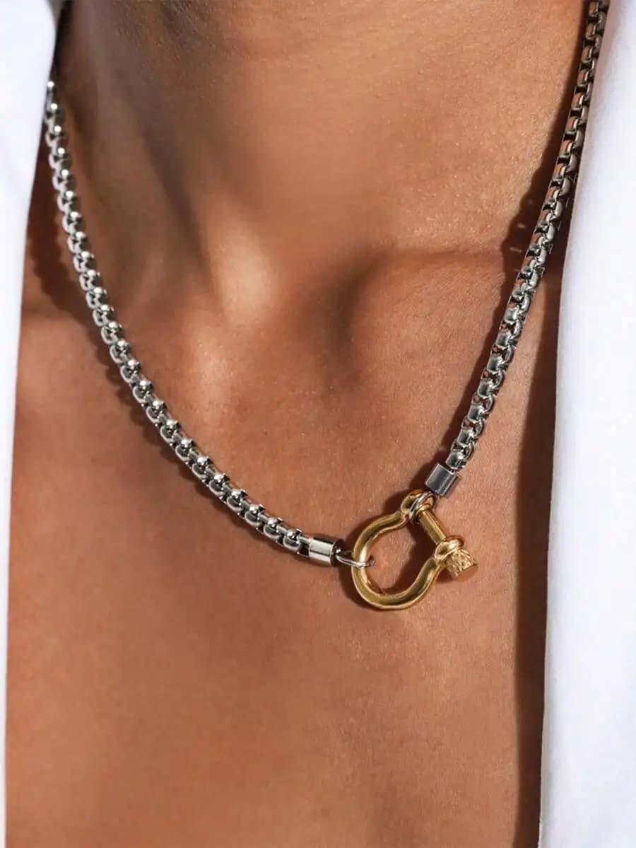 Collana a catena in acciaio inossidabile con ciondolo a chiusura spessa per donna