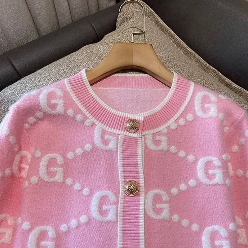 Maglione O-Collo Femme Lettera di moda Patchwork Cardigan lavorato a maglia Cappotto alla moda Top Tee Donna Autunno Inverno Bottoni dolci