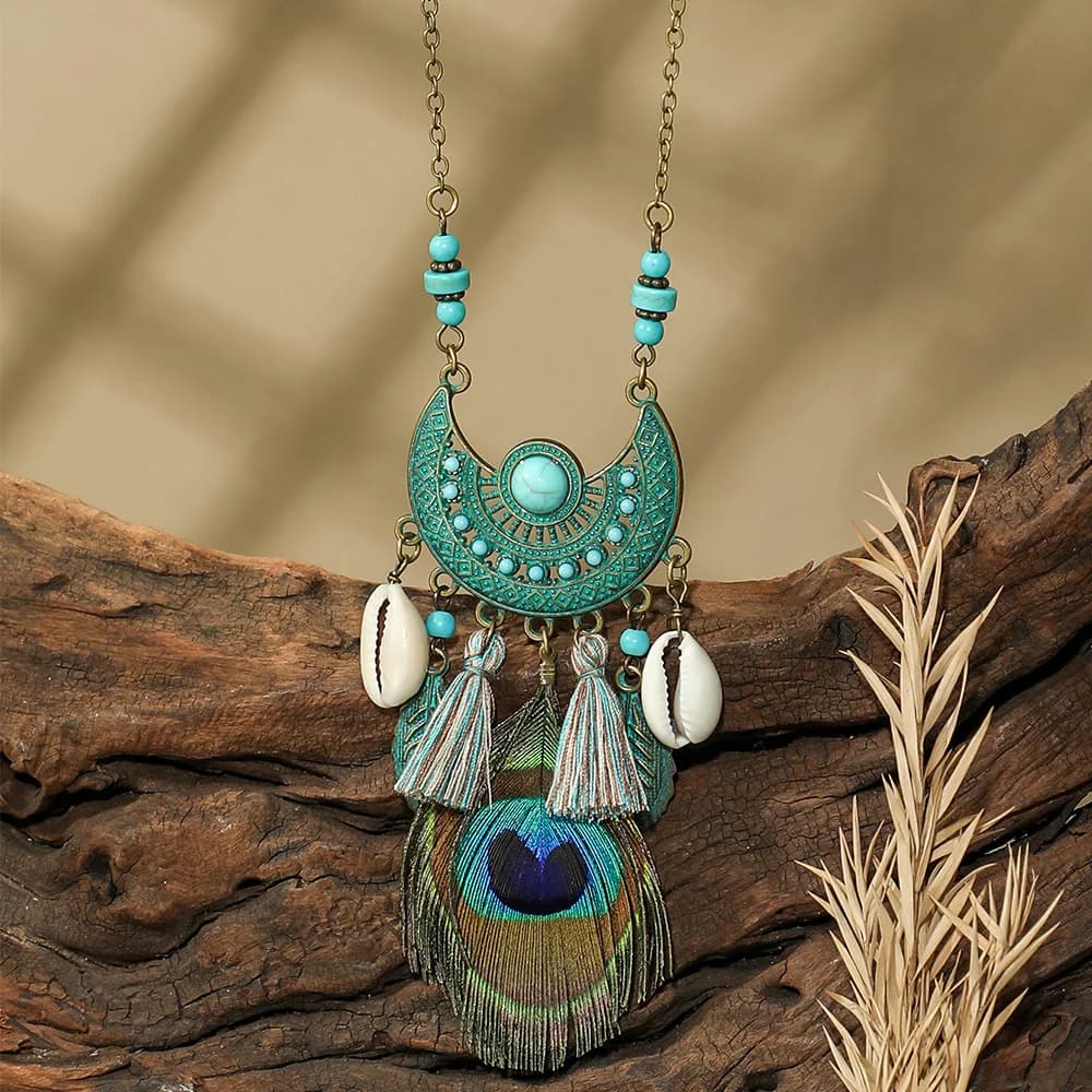 Collana Boho Vintage Piume di pavone artificiali Design Dichiarazione Nappa Collana con ciondolo a conchiglia Catena per maglioni Abbigliamento quotidiano Festa