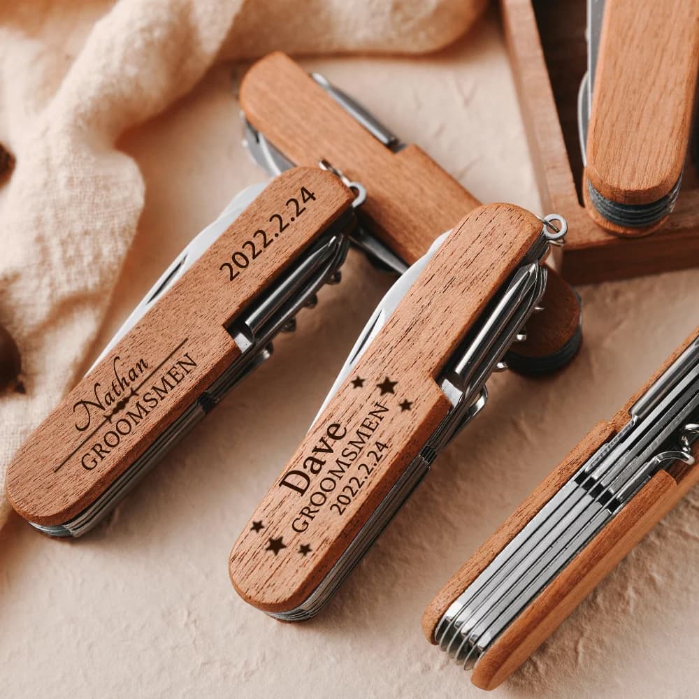 Coltello svizzero personalizzato in acciaio inox matrimonio Groomsman regalo Multi-Tool coltello inciso al Laser Namethe Ultimate Best Man