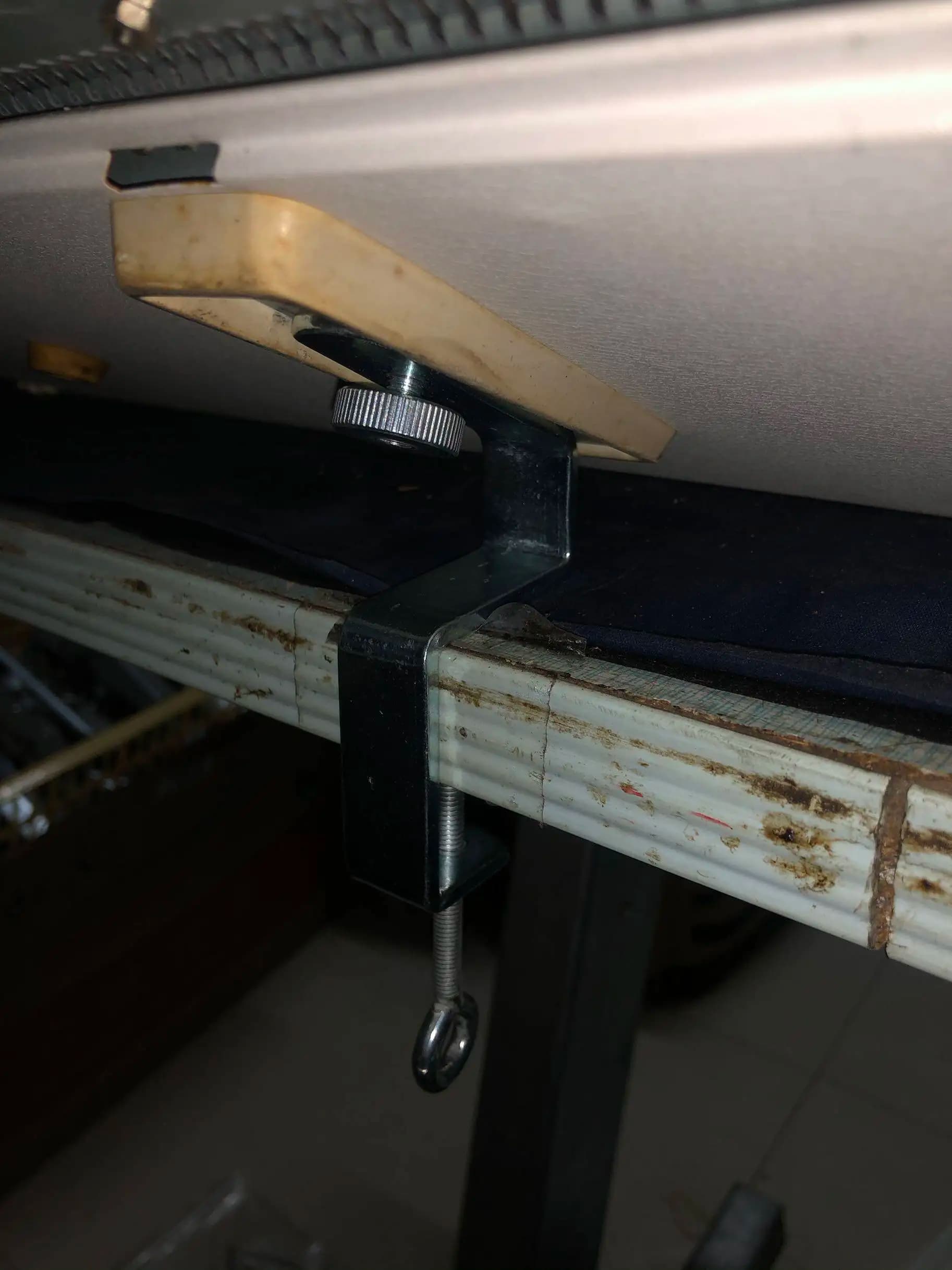 Pinze per tavolo ausiliario per macchine tessili Silver Reed SRP325, SRP50, SRP60, SRP60N, FRP70