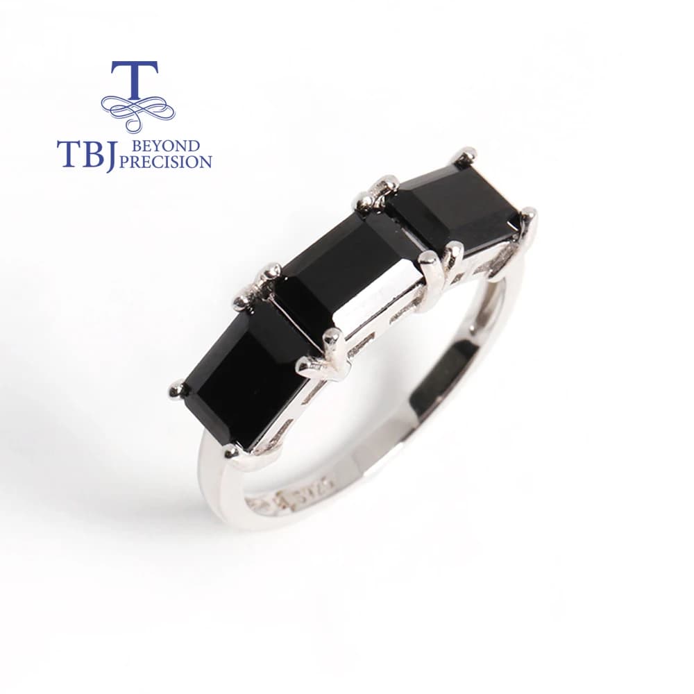 Anello in Argento con Spinello Nero Naturale Misterioso 2026 - Lusso Leggero ed Elegante, Regalo per Anniversario e Feste da Donna