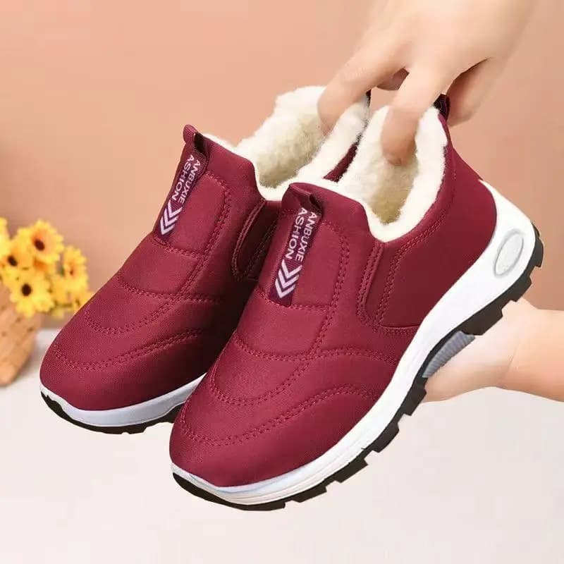 Nuove scarpe invernali in cotone da donna nel 2025 Stivali da donna caldi in pile Scarpe comode da mamma con suola morbida Stivali da neve ispessiti Donna