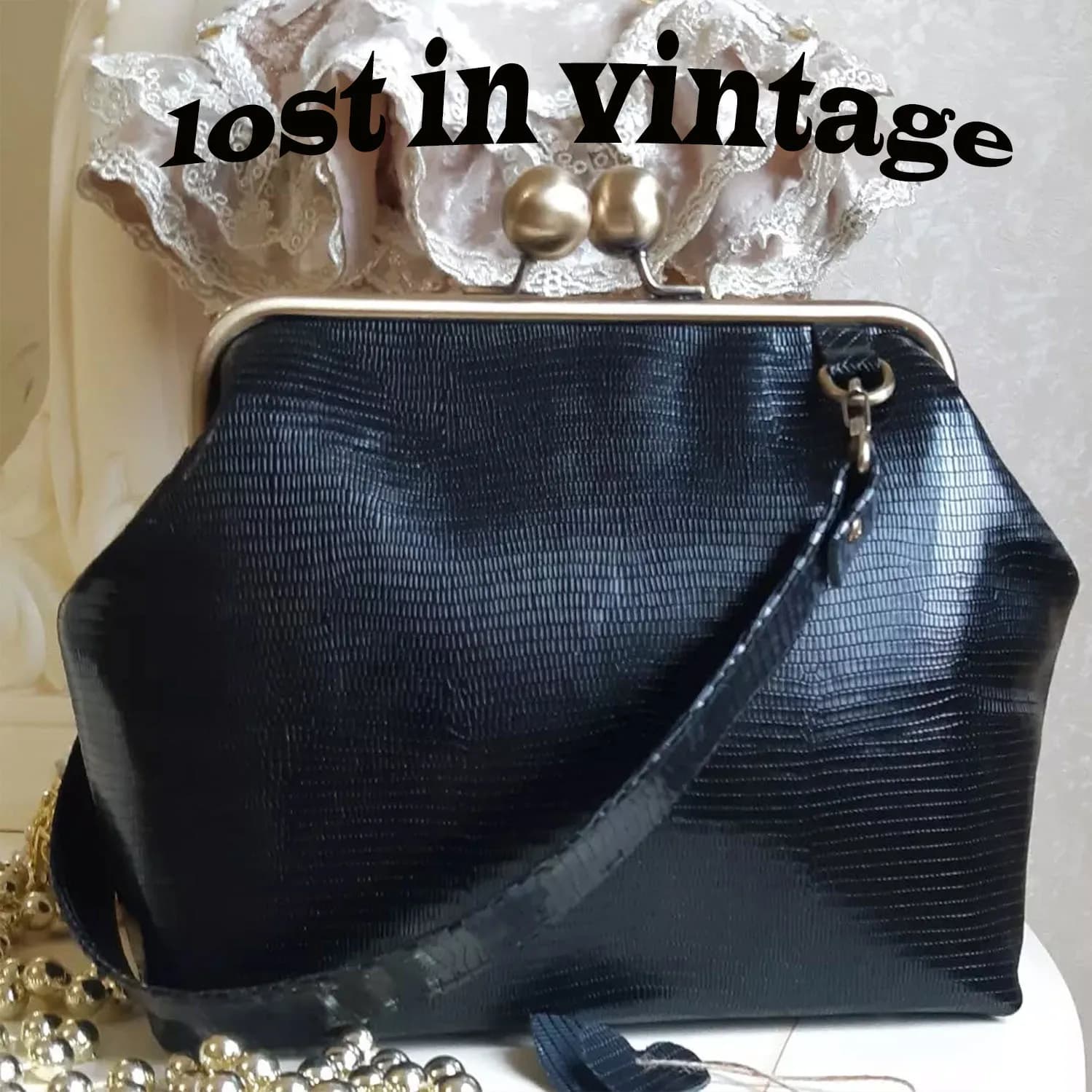 Borsa in Pelle Vintage Lost In 34x23x10cm con Chiusura Kiss Lock e Grande Dettaglio in Bronzo sul Fondo, con Piedini Integrati, Clutch da Sera