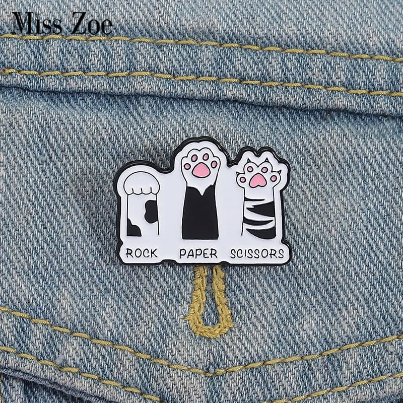 ROCK PAPER SCISSORS Spille smaltate Spille personalizzate con zampa di gatto Distintivi da bavero Vestiti Gioielli animali Regalo per bambini Amici