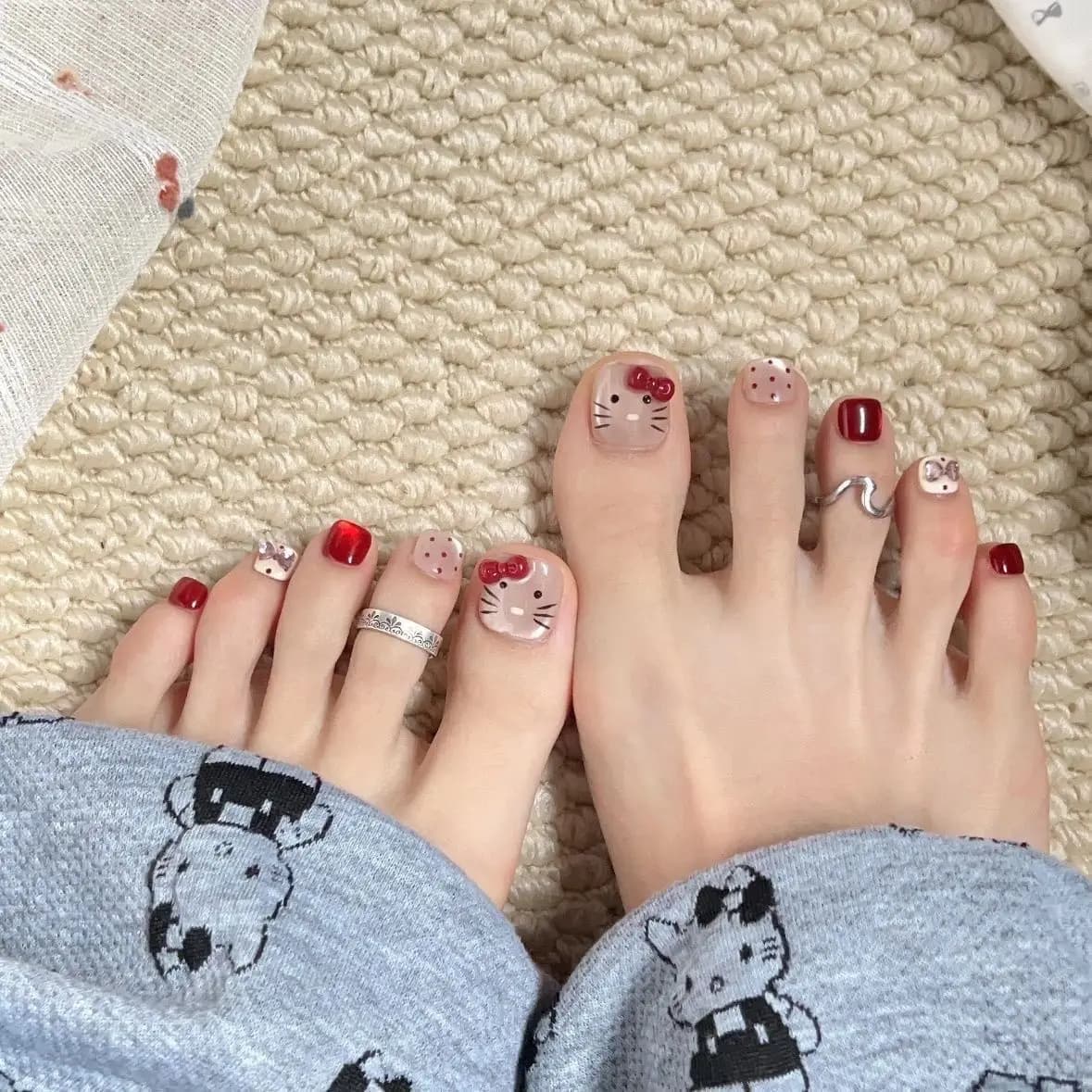 Hello Kitty Cat Cute Handmade Cat Eye New Red Polka Dot Nail Art Princess Wear Nail Anime Kawaii Girls Diy Manicure Nail Plate