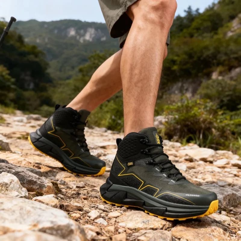 Scarpe da Arrampicata Uomo Nuova Tendenza 2026 Antiscivolo per Esterni, Scarpe da Trekking Uomo, Sneakers Alte, Stivali Uomo con Lacci
