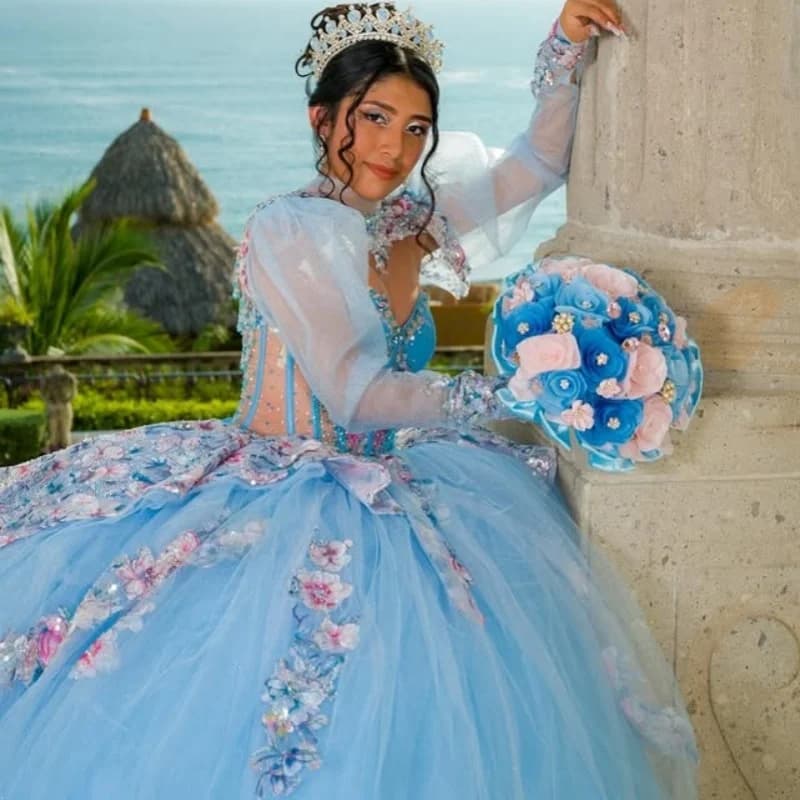 Abito Quinceanera azzurro cielo con spalle scoperte in cristallo glitter fiore decalcomania stratificazione Coda lunga abiti da 15 Quinceanera Personalizza
