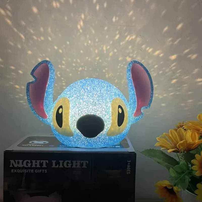 Lampada Notturna con Proiezione di Particelle Lilo & Stitch, Lampada da Lettura 3D con Personaggi dei Cartoni Animati, Lampada da Scrivania Creativa USB, Giocattoli e Regali