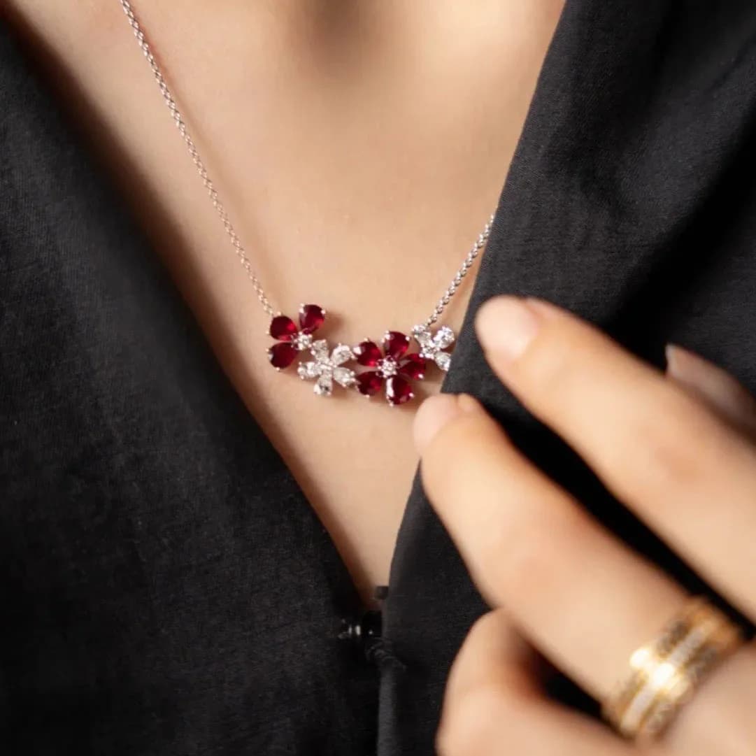 Collana con fiori classica e raffinata per donna, catena a collare in stile semplice e piccolo, ciondolo scintillante in argento 925, gioielli da sposa