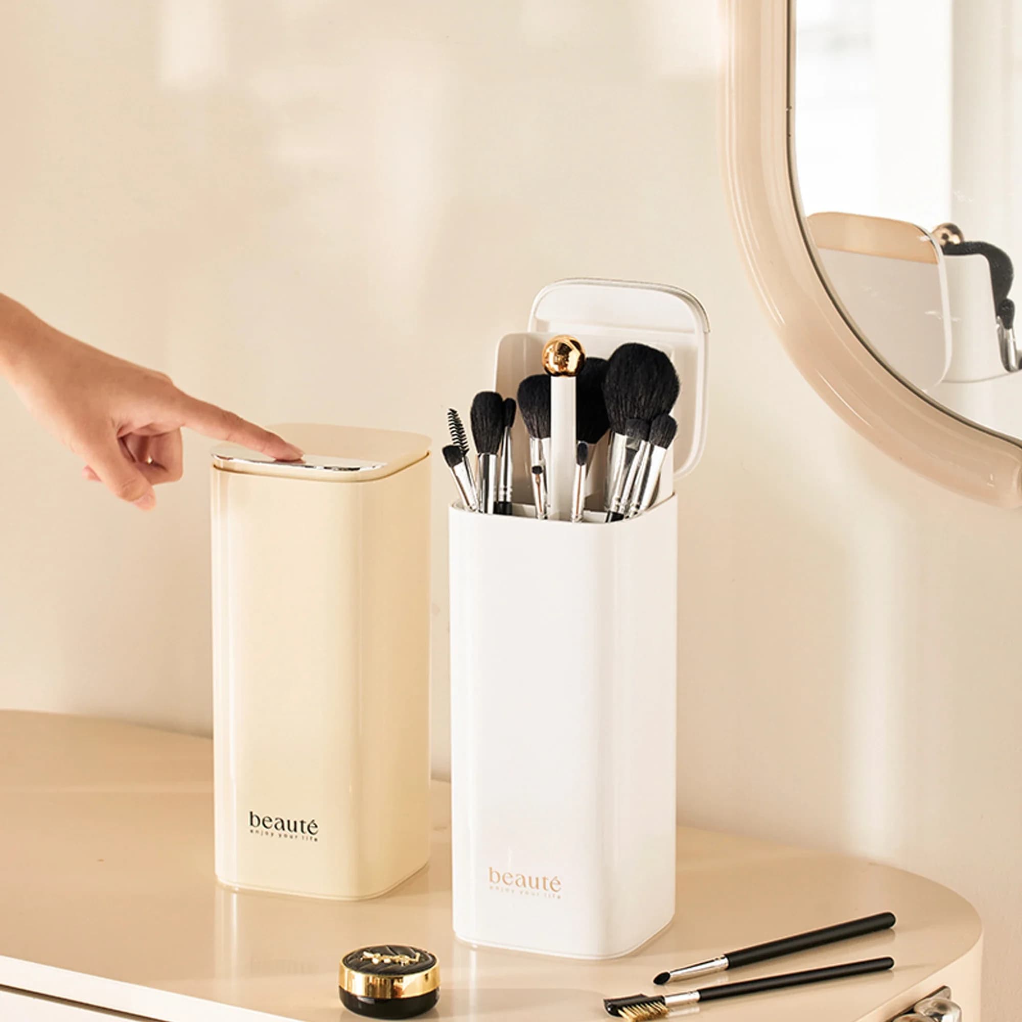 Storage box for make-up brushes, automatic lifting, shading brush, powder phod, powder brush, advanced table brush bucket