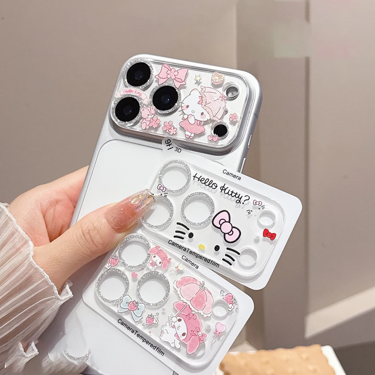 Pellicola Protettiva per Obiettivo Fotocamera a Tema Hello Kitty per iPhone 17 Max, Custodia 17 Pro, Coperchio Protettivo HD per Obiettivo Posteriore per iPhone 17 Full Cover