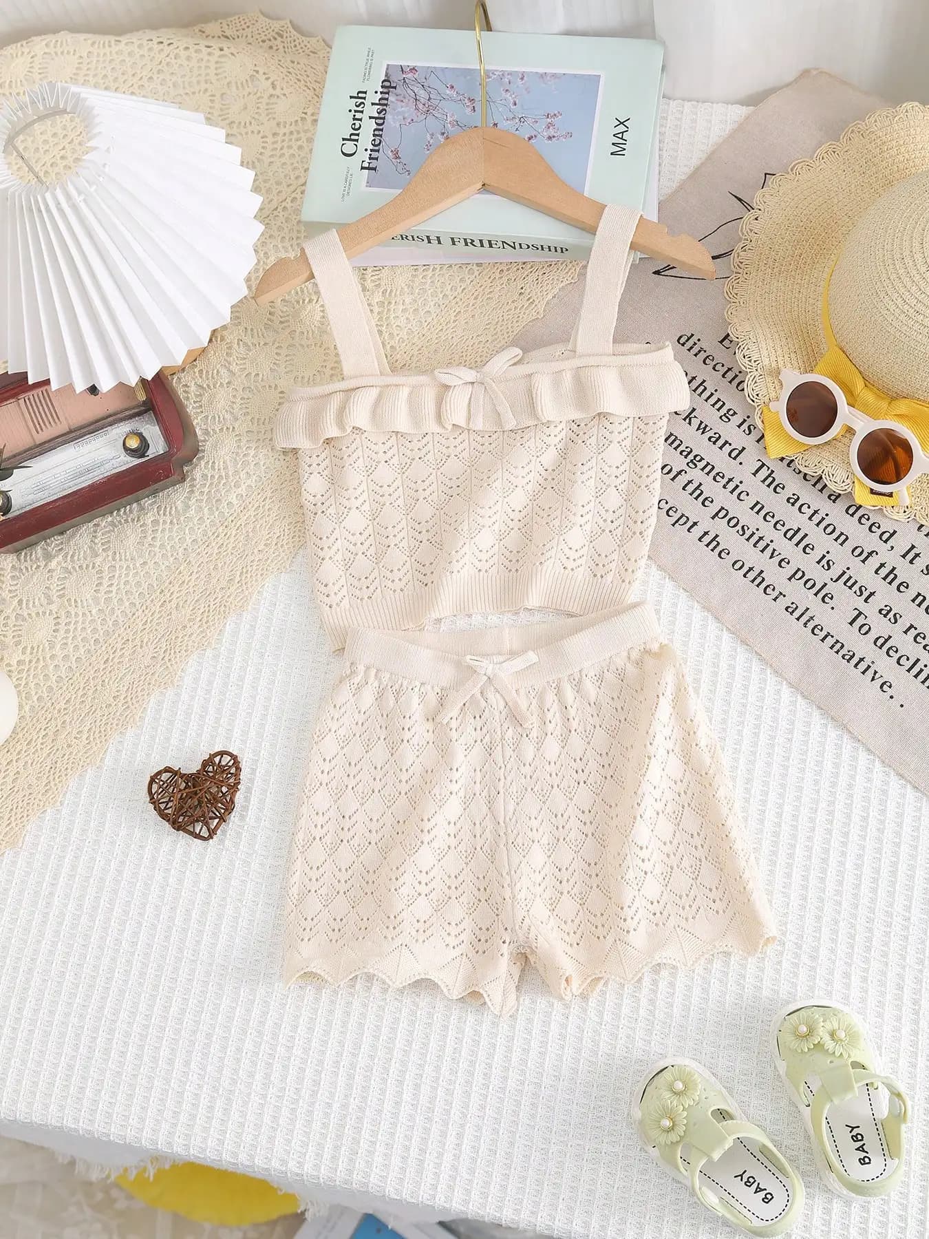 Set estivo lavorato a maglia per neonate, top casual con fiocco e volant e pantaloncini con elastico in vita