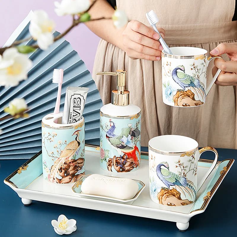 Set di accessori da bagno in ceramica di pavone di lusso, dispenser di sapone, portaspazzolino e tazze per gargarismi, portasapone, regalo di compleanno per matrimoni