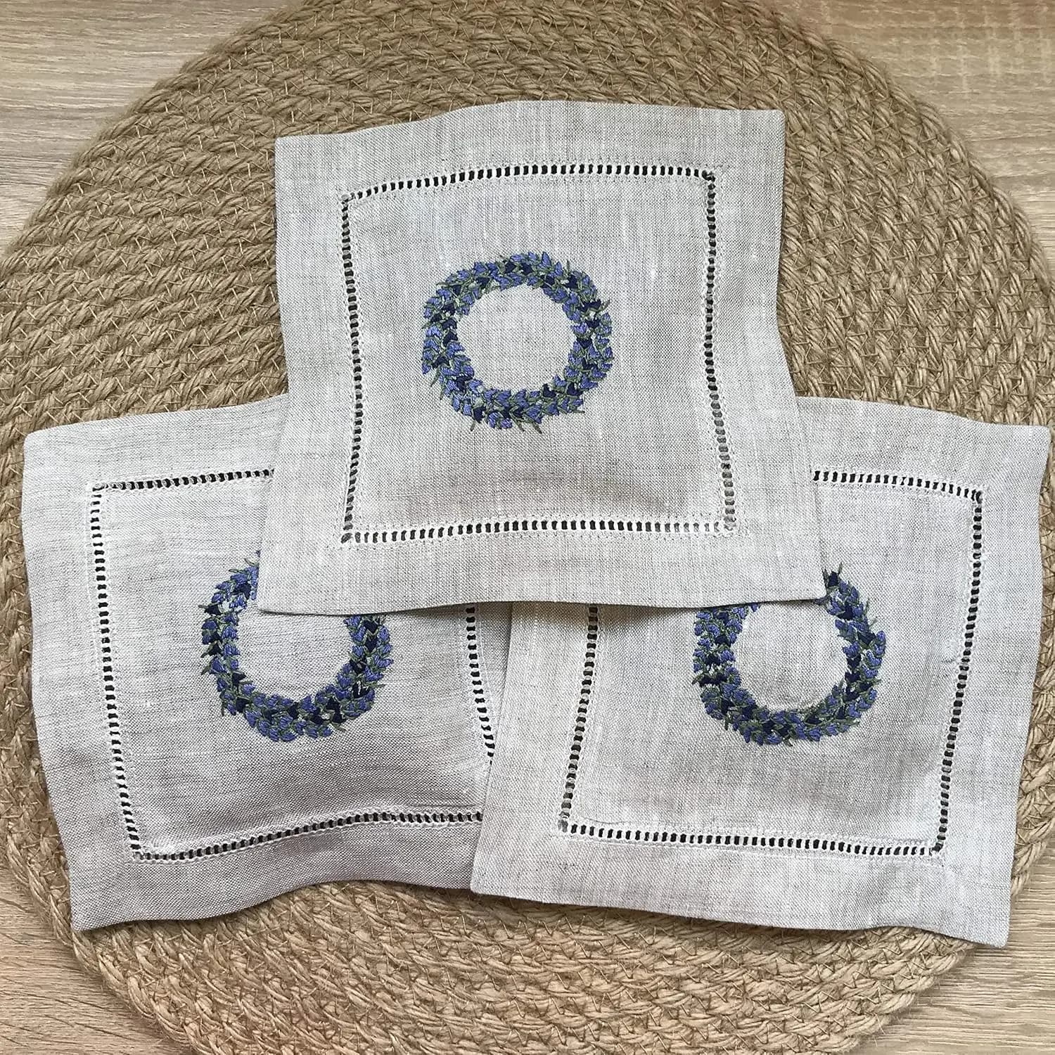 Sacchetti Profumati alla Lavanda Ricamati a Mano, Set di 3 Cuscini in Lino 6x6 Pollici, Sacchetti di Lavanda Essiccata per Cassetti e Armadi