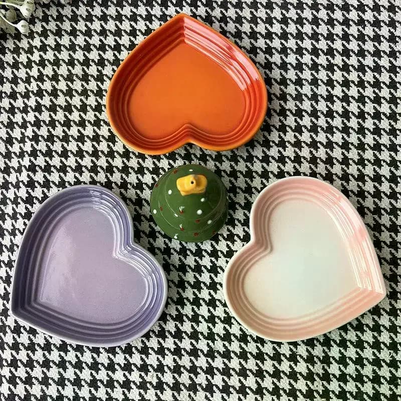 Ceramic Cat Bowl Extra Heart-Shaped Wide Anti Vomiting Stress Free Design12cm Durable Ceramic Pet Bowl For Small Cats Dogs