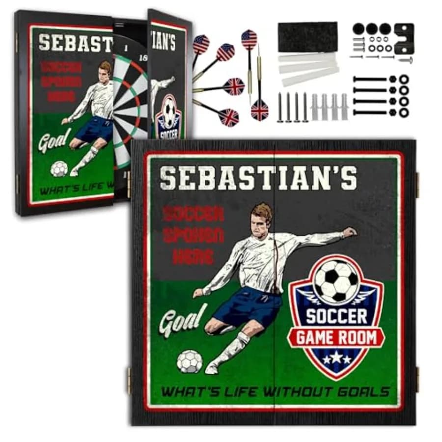Set di armadietti per freccette Man Cave con 6 freccette con punta in acciaio, gomma per freccette in carta, 21,5 x 21,5 x 2,75 pollici, nero e rosso, Premium