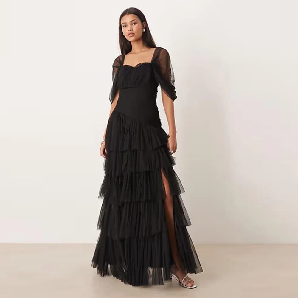 Abito lungo asimmetrico personalizzato con maniche a cappuccio, scollo a cuore, balze a strati, abito da sera a trapezio con spacco laterale, outfit formale