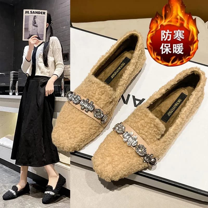 Moccasins in plush with soft women's sole, shoes in Korean style fur 2026 New slip-on cotton fleece shoes with rhinestones and square tip