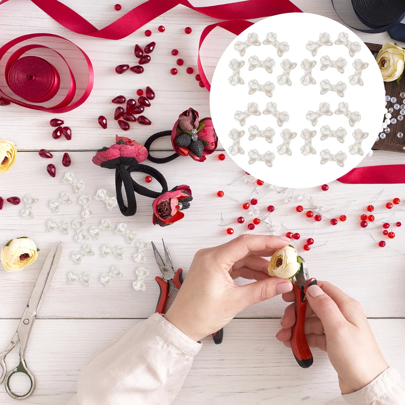 300 Pezzi di Perle Finte a Fiocco in Plastica, Ciondoli a Fiocco per Creazione Gioielli Fai da Te, per Orecchini, Ciondoli, Elastici per Capelli, Ornamenti per Borse