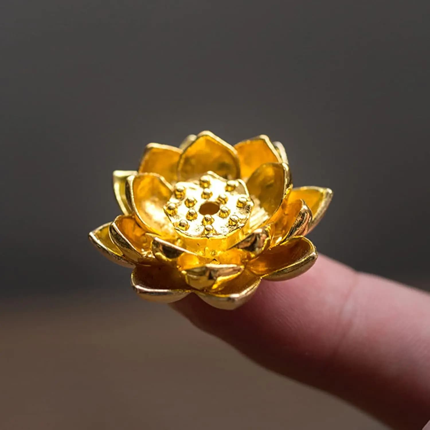 Mini Golden Lotus Fragrance Plug in Fragrance Seat bruciatore di aromi di loto accessori per il percorso della fragranza sedile per bastoncini di incenso