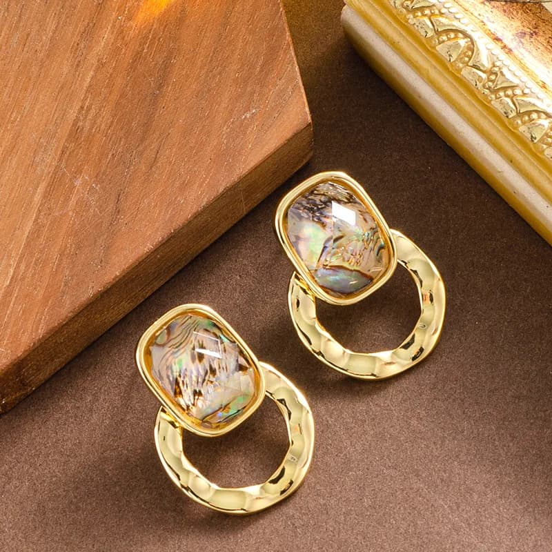 Orecchini a bottone in conchiglia di abalone naturale Xiaoxiangfeng eleganti e alla moda in stile Hong Kong, temperamento di nicchia da donna, sil di fascia alta