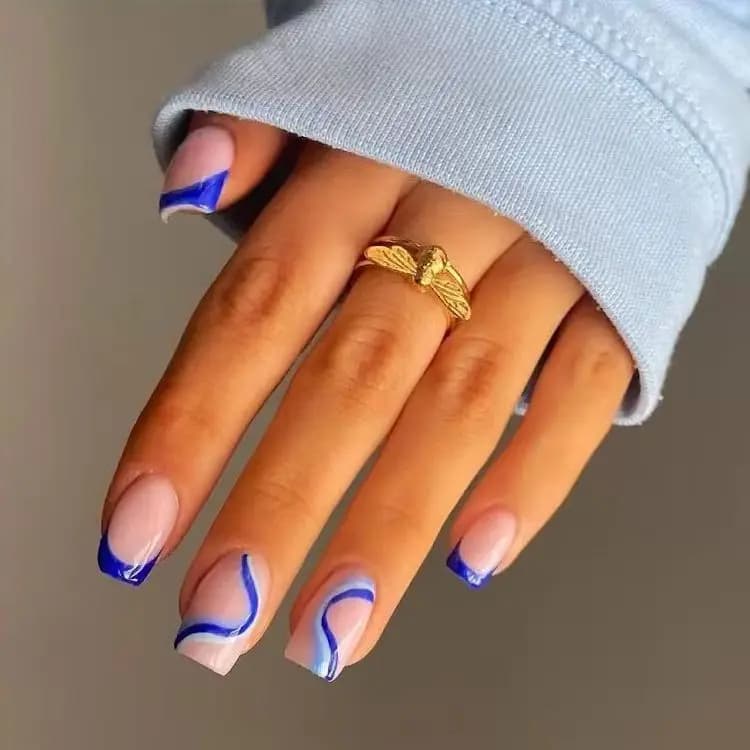 24 Pezzi Unghie Finte Semplici con Punte Francesi, Strisce Glitterate, Unghie Press-on Minimaliste, Unghie Finte Medie Lunghe Quadrate con Colla
