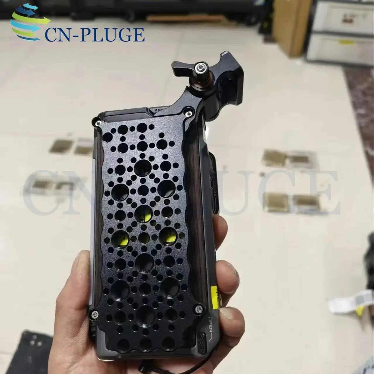 TILTA Nucleus-M2 Follow Focus Controller Monitor Stand With 1/4 "and 3/8" Screw Expansion Side Panel