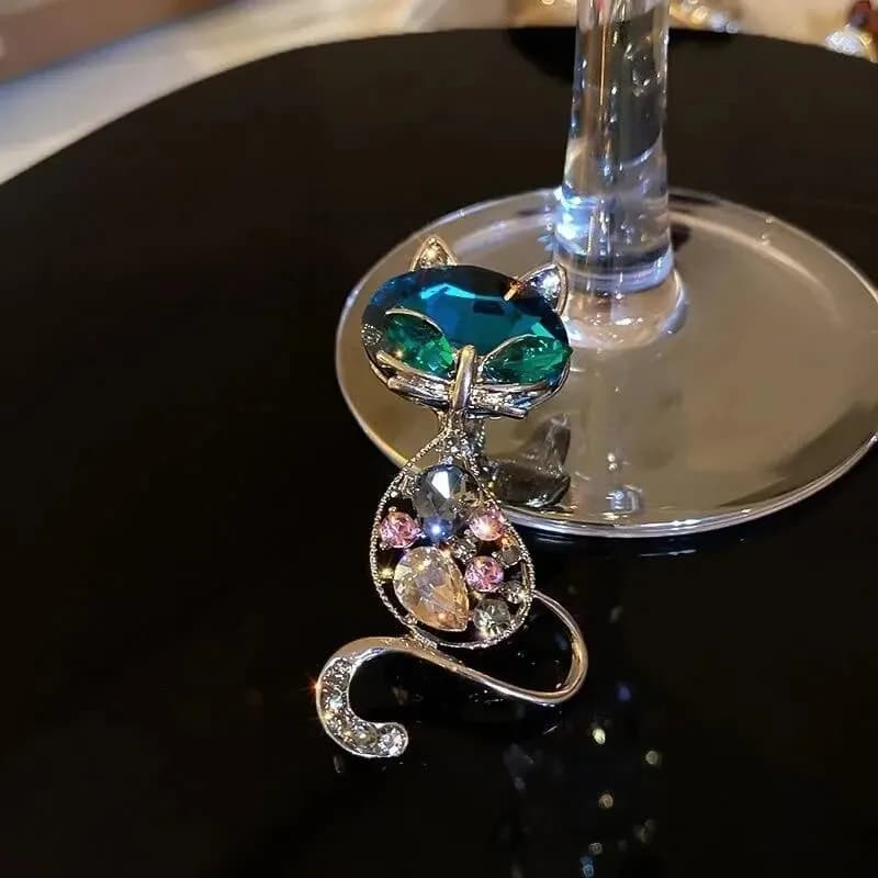 Spilla con ciondolo gatto in cristallo con strass Spilla da donna color oro Spilla animale Accessori moda Spille da bavero Bottoni per colletto Abito da festa