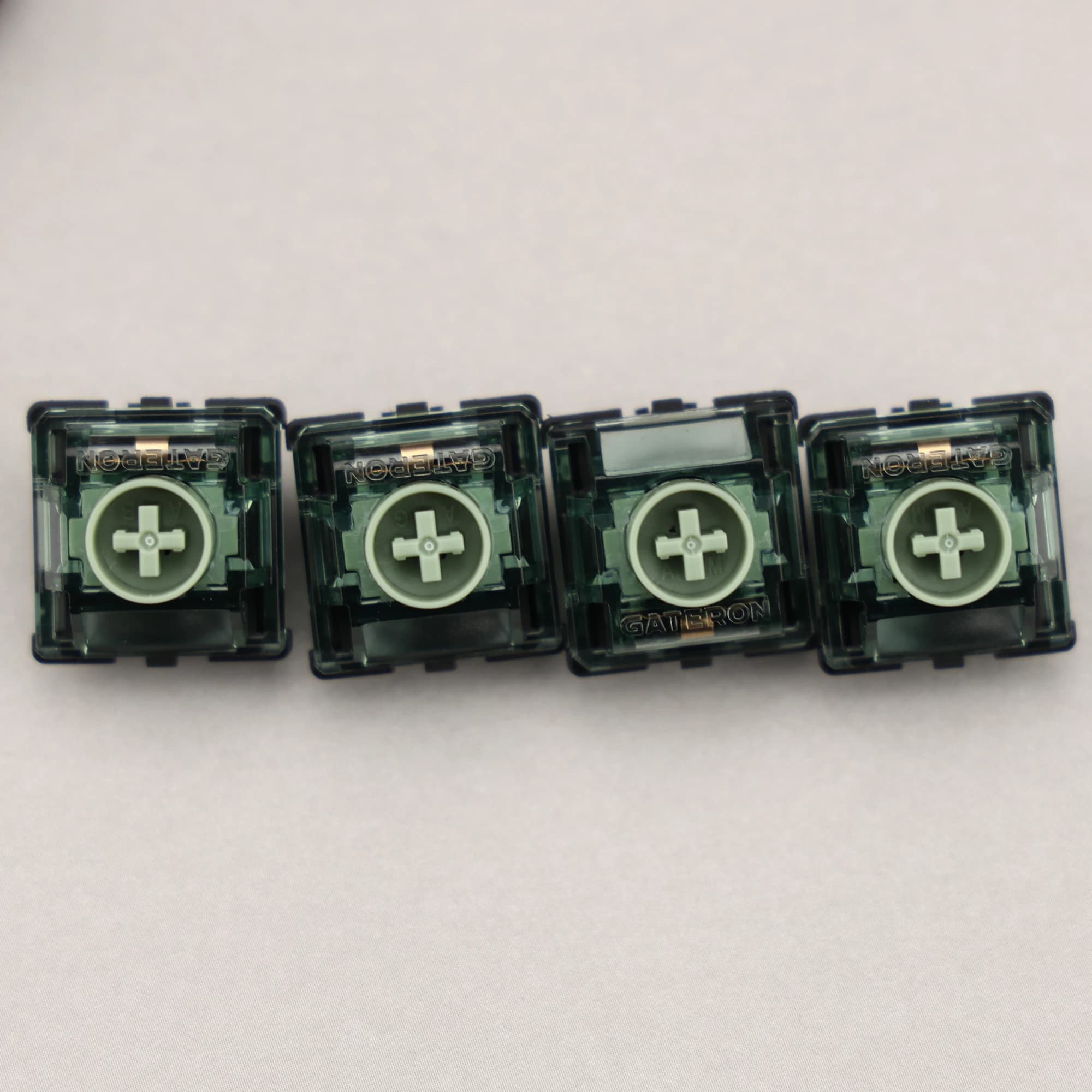 GATERON Magnetic switch with emerald in jade, tactile, free pre-viage setting, Hall sensor effect for office with magnetic keyboard