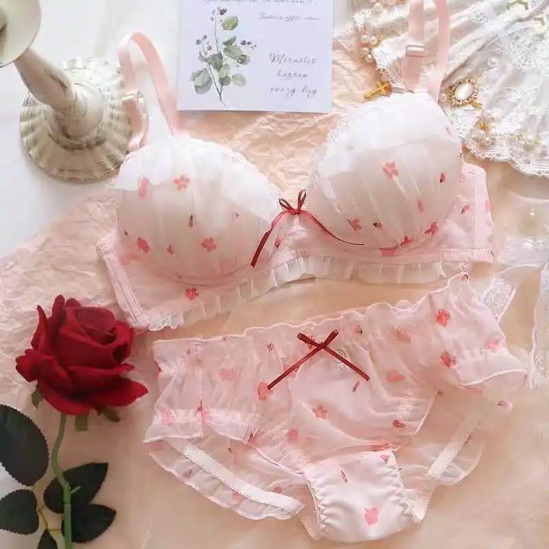 Reggiseni e Lingerie Senza Ferretto in Stile Giapponese - Freschi, Carini e Sensuali per Ragazze Giovani