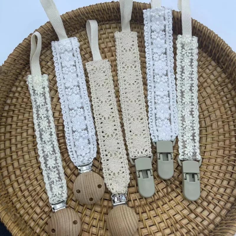 Catena con clip per ciuccio per bambini in pizzo, tessuto alla moda e porta ciuccio in plastica, clip giocattolo per massaggiagengive per prevenire la perdita del capezzolo