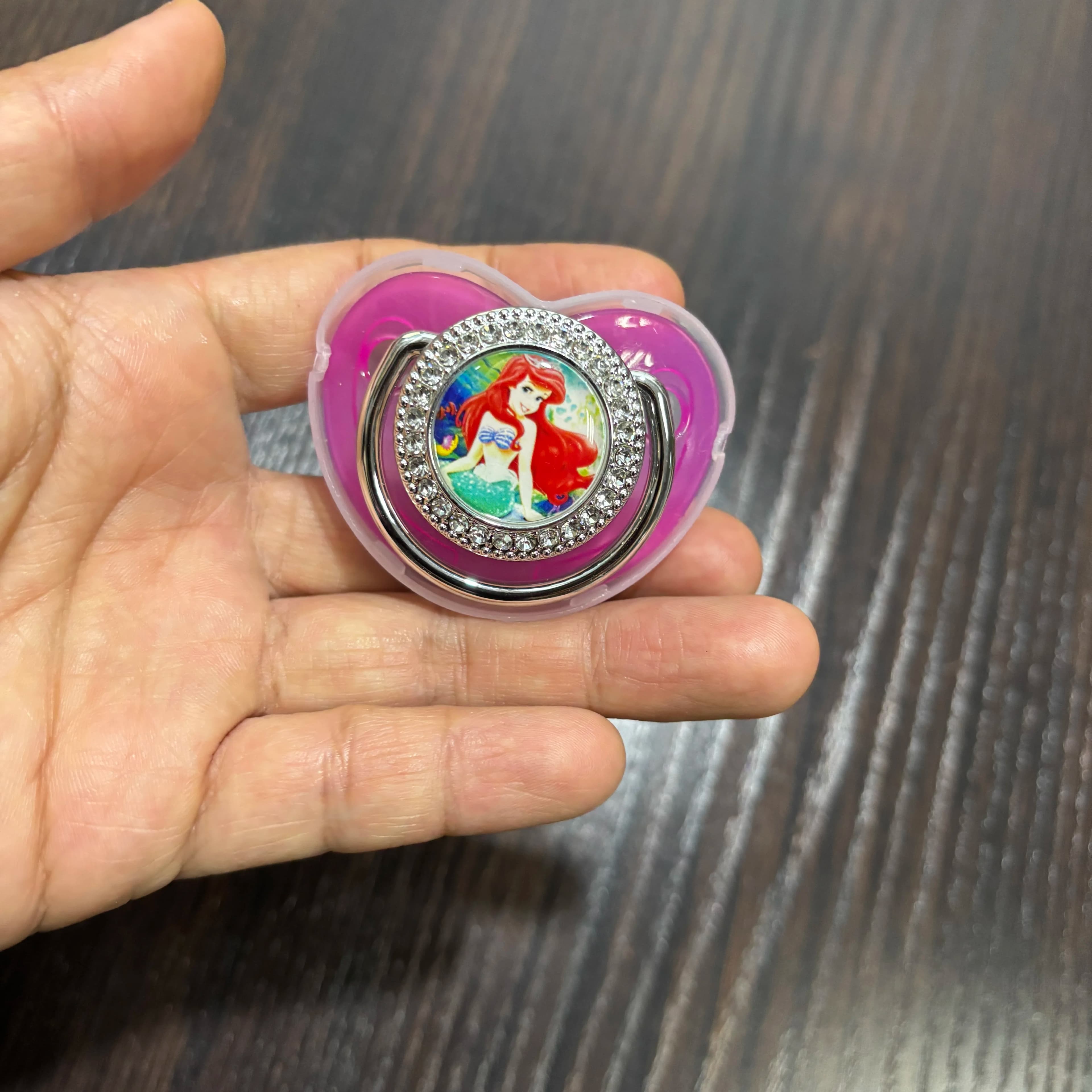 Tettarella in morbido silicone + supporto per tettarella resistente. Design carino adatto ai piccoli neonati. Un set regalo premuroso. Giocattolo da masticare per neonati.