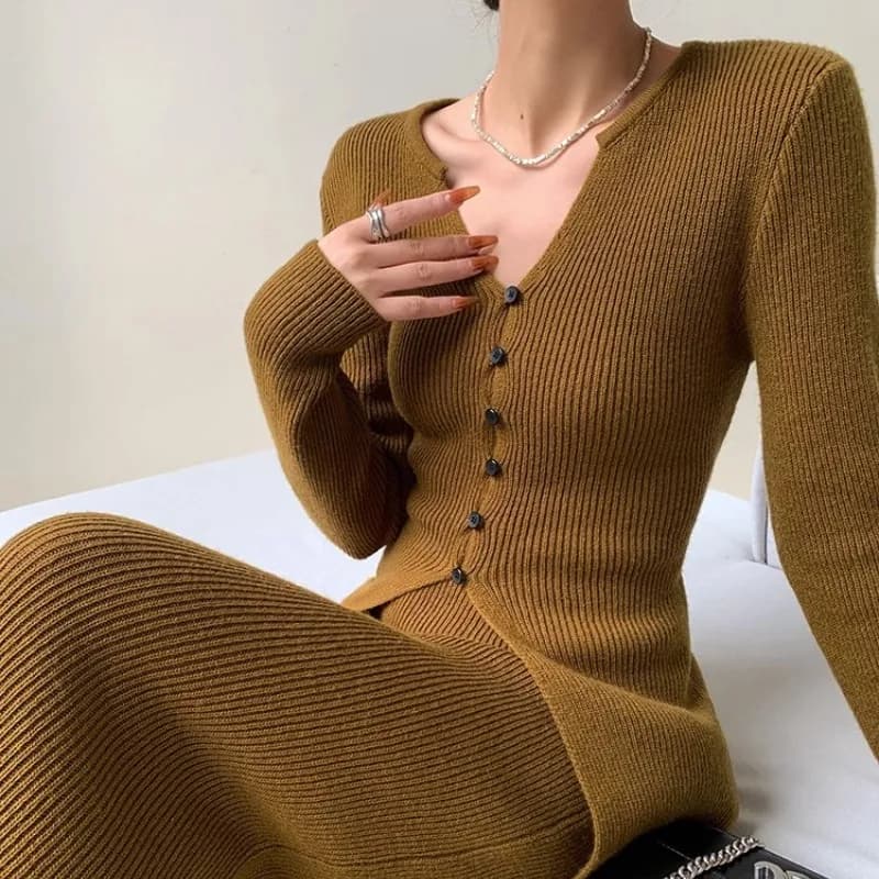 Retro Knitted Set Skirt Women'S Autumn And Winter New Design Sense V-Neck Unique Temperament Top Plus Mid Length Half Skirt Set