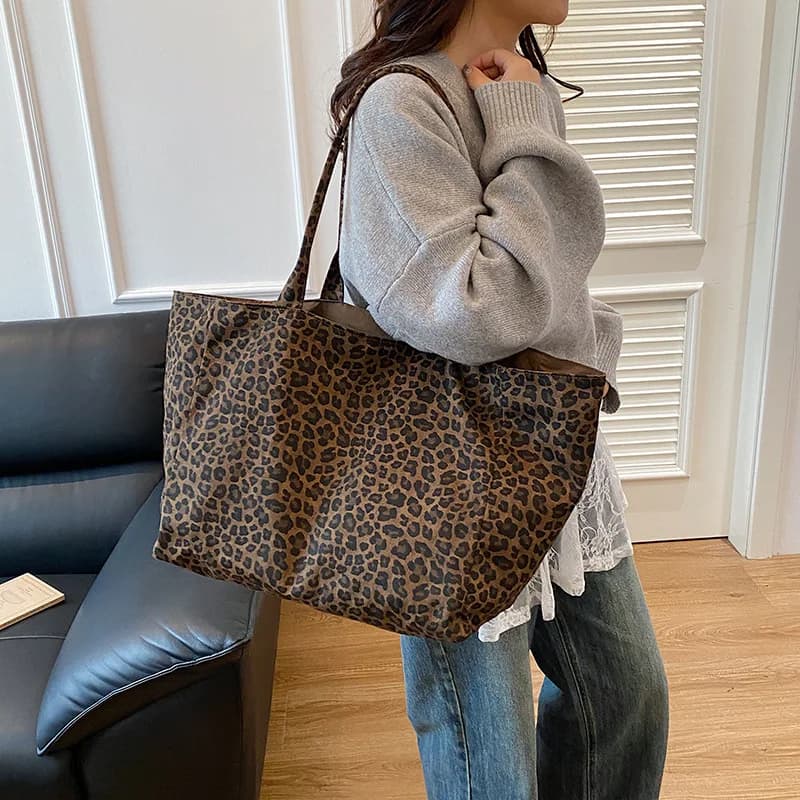 Fashionable Leopard Print Shoulder Bag Women Texture Simple Crossbody Tote Handle Bag Casual Versatile and Commuter Storage Bag