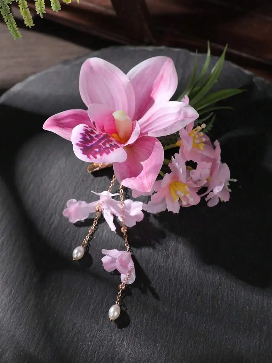 Elegante fermaglio per capelli con orchidea simulata e perle finte per donna