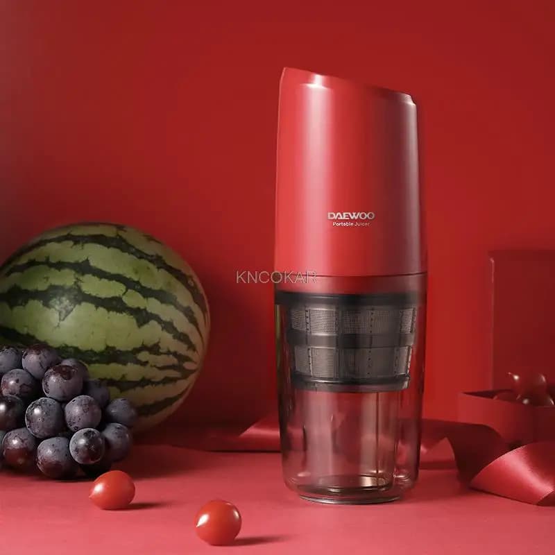 Mini portable USB juicer rechargeable cup automatic blender juice extractor with filter for trips in the kitchen