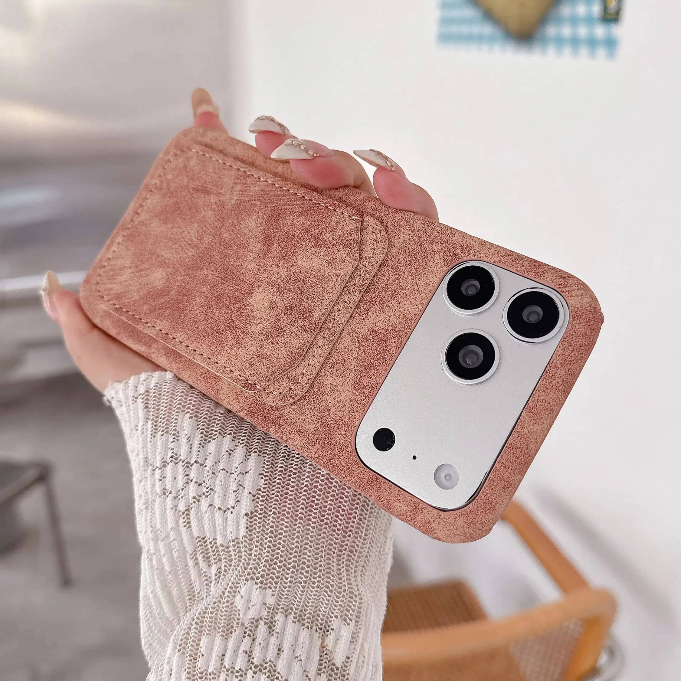 Custodia Retro in Finta Pelle Scamosciata con Slot Porta Carte per iPhone 17 Air 16 15 14 13 12 11 Pro Max Plus, Cover Bumper Opaca Senza Cornice